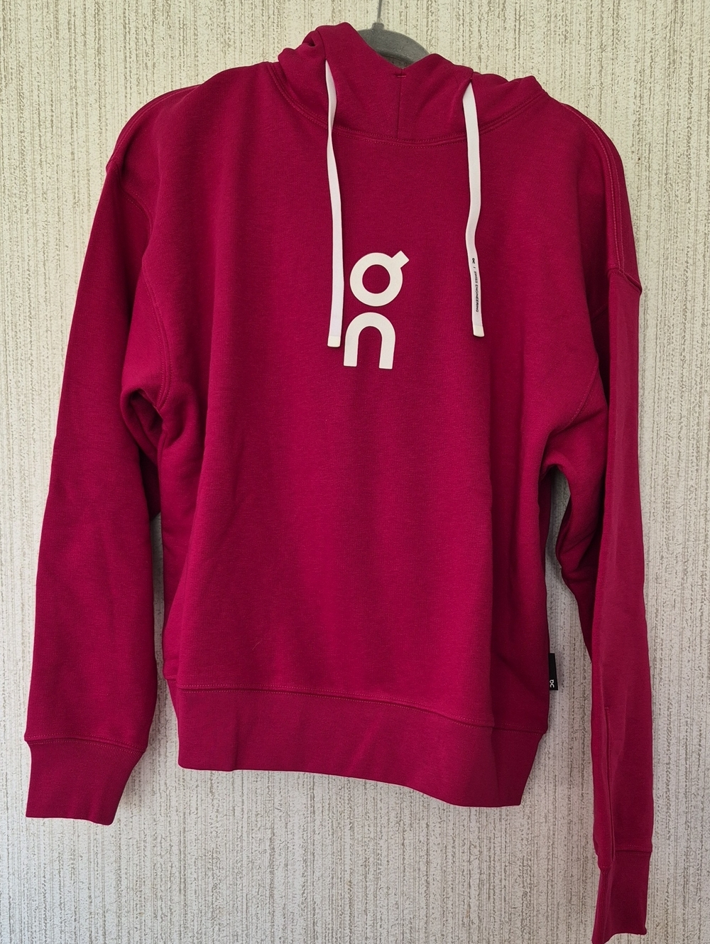 NWT On Running Club Hoodie Grenadine Pink Pullover Sweatshirt Size Small